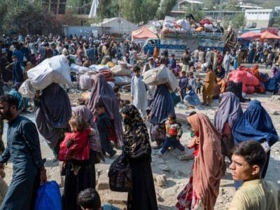 وظیفه بر زمین مانده دولت در قبال اتباع غیر مجاز
